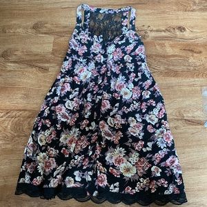 Floral/black baby doll short dress with lace back